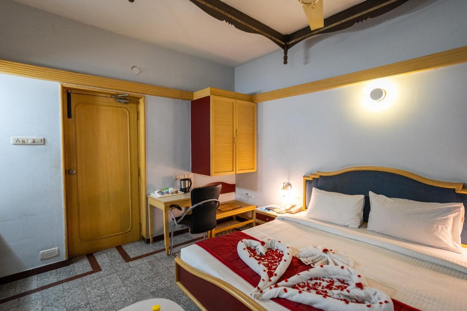 Sree Bharani Hotels Tirunelveli Eksteriør billede