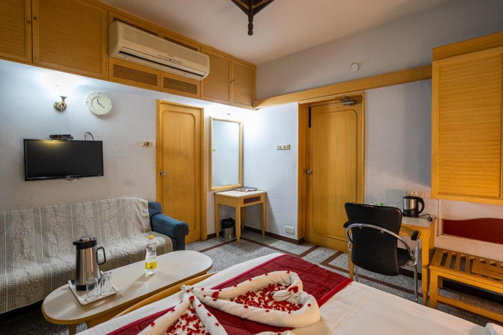 Sree Bharani Hotels Tirunelveli Eksteriør billede